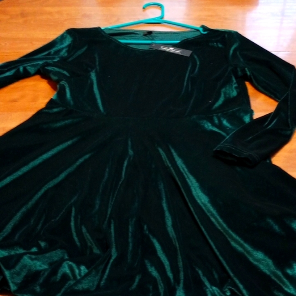 Woman's Christmas Green Crushed Velvet Party Dress size XL NWT